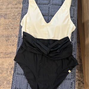 Summersalt one piece sz 10